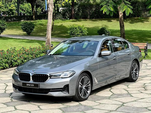 BMW Luxury Car Sài Gòn