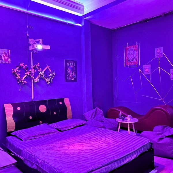 Couple Cinema - Kat in Love