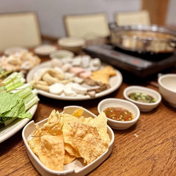 Nhà Hàng LẨU CHAY 365 - 210 Bùi Văn Ba, Quận 7, Tp.HCM