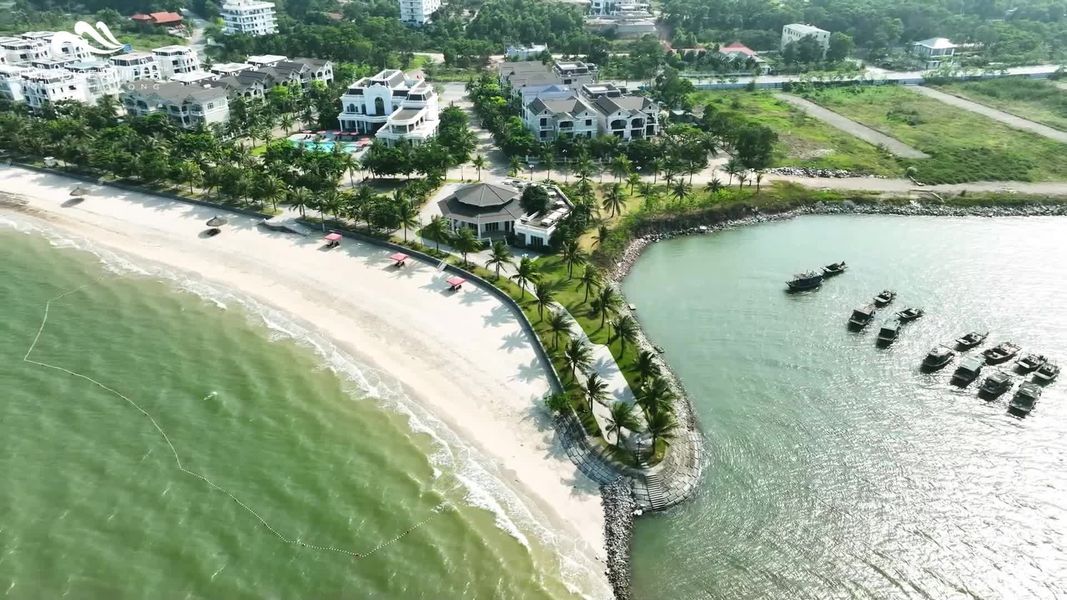 Paradise Suites Hotel HaLong