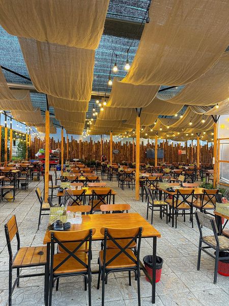 Tiệm Gà Túk Túk