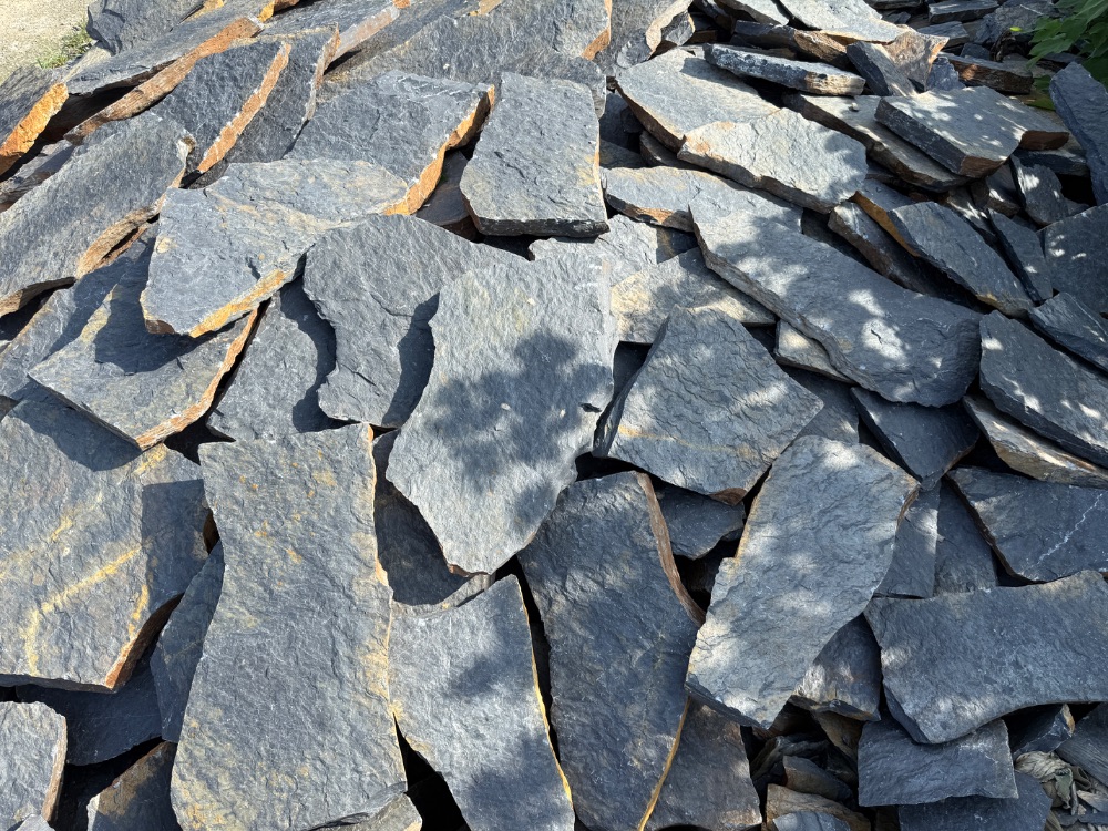 หินแผ่นดำสนิม 1