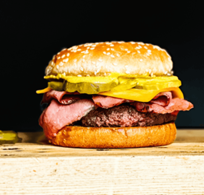 Burger Smoked Meat 🍔🥩🥒  