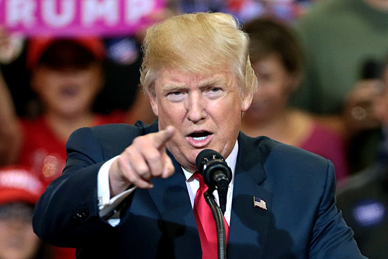 「スピーチライターに ”お前クビな” って言っちゃったよ」トランプ氏がAIに原稿を添削させてみた結果のサムネイル画像