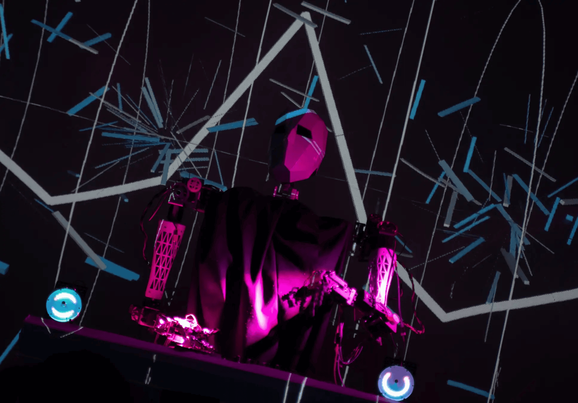 ヒューマノイドDJロボットが「電磁サイバー盆踊り in SusHi Tech