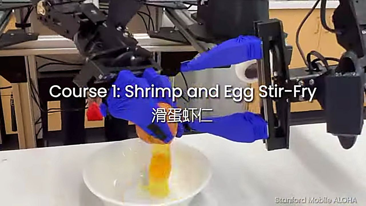 中華料理も作れるロボットがスゴすぎる　移動操作を低コストで模倣学習する「Mobile ALOHA」スタンフォード大が開発のサムネイル画像