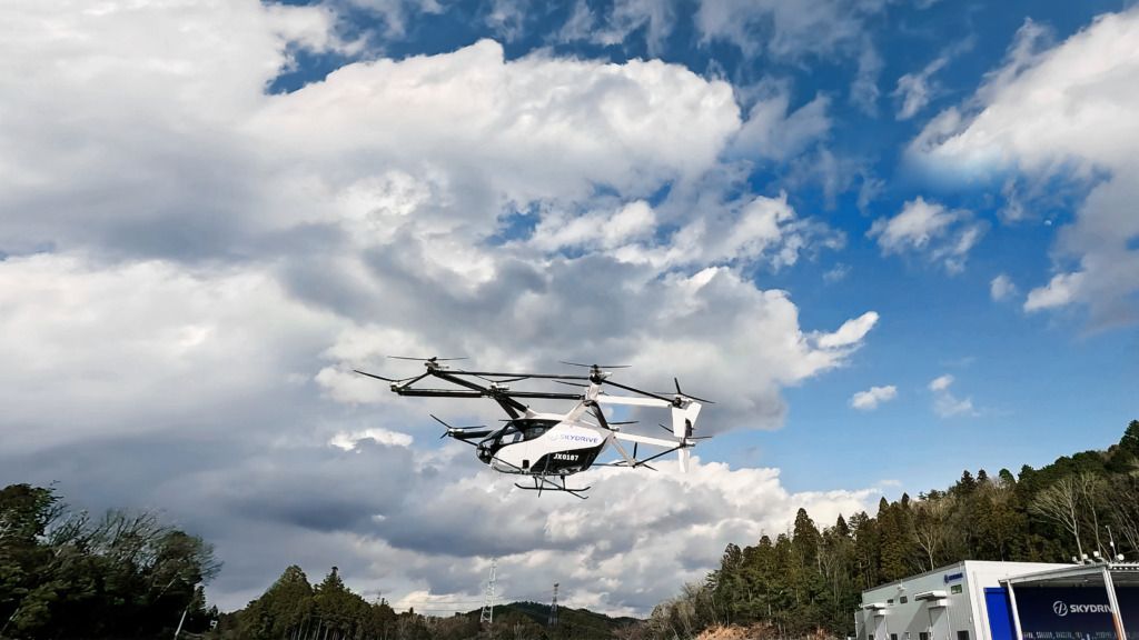 SkyDriveの空飛ぶクルマ「SKYDRIVE」、国土交通省が型式証明の適用基準を発行 大阪・関西万博ではデモフライトを予定のサムネイル画像