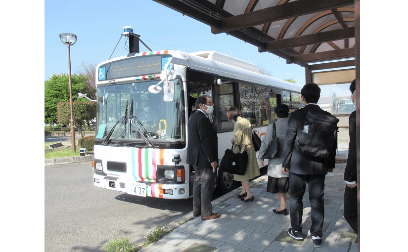 AI搭載の自動運転スクールバスで学生が通学｜埼玉工大のサムネイル画像