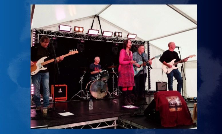 Fishing 4 Compliments - Northern Guitars Cafe Bar