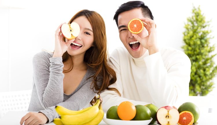 Sống tốt trong mùa COVID-19: từ các mẹo tập luyện của chuyên gia đến việc chuẩn bị thực phẩm tươi lành