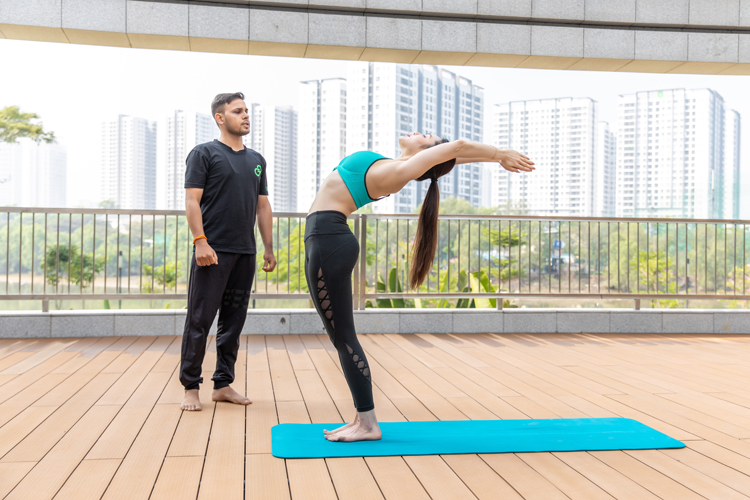 Tư thế trái núi ngả sau