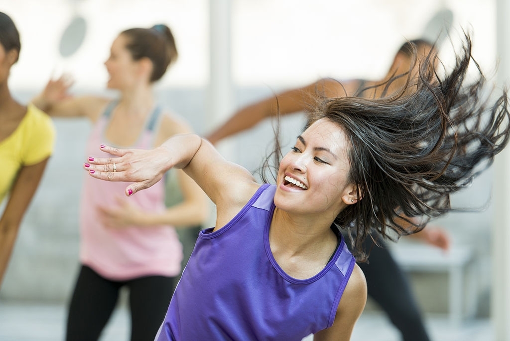 Bài tập aerobic nào có tính cardio cần thiết để giảm mỡ bụng trong 15 phút?
