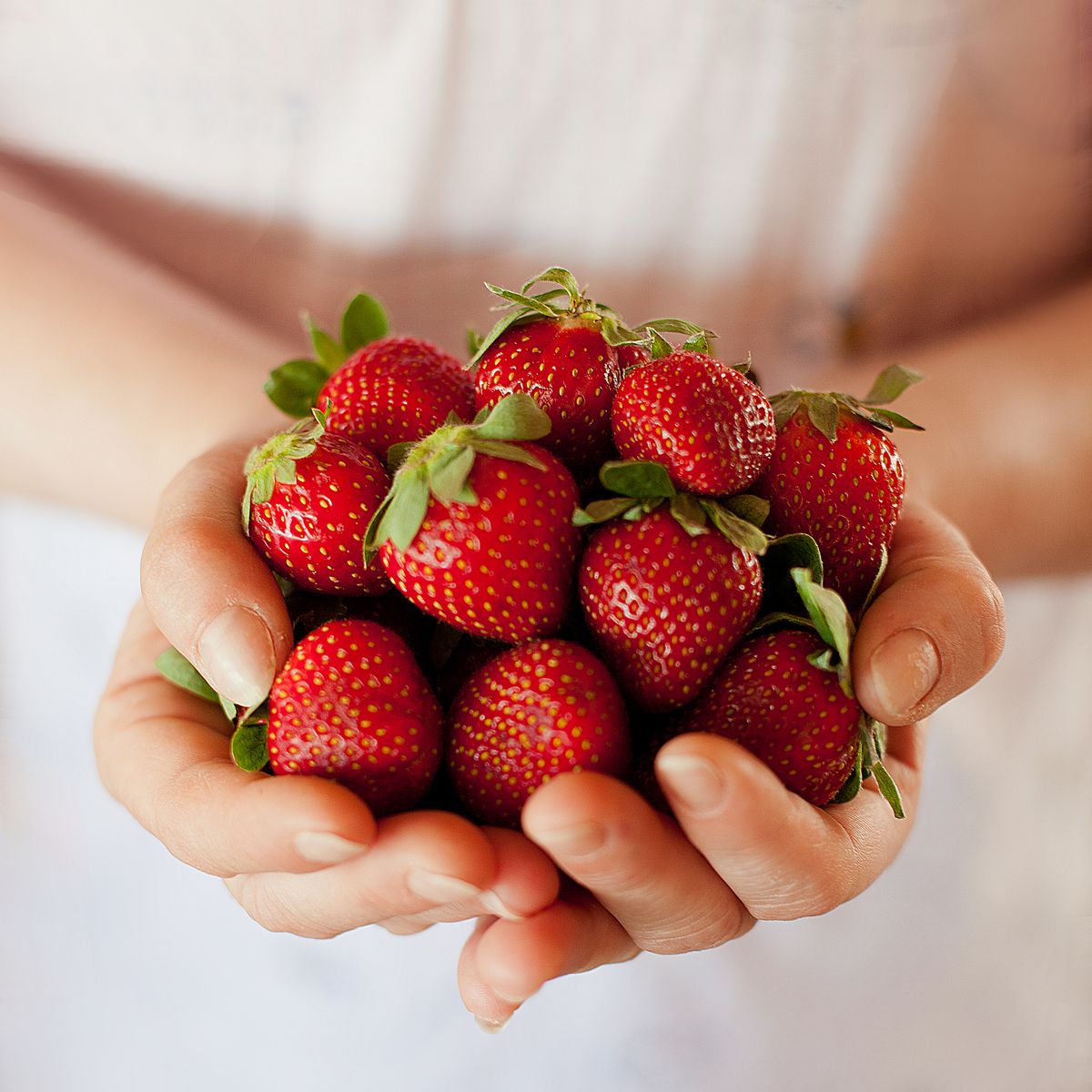 Mẹo nấu ăn: Đừng cắt lát quả dâu