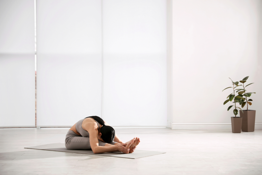 Các động tác Yoga liên kết mẹ và bé - giangyoga 