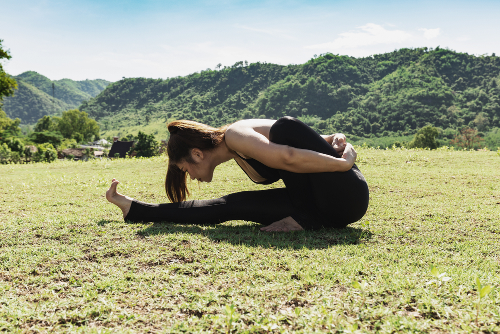 Tìm Hiểu Về Tư Thế Vượt Rào Trong Yoga •