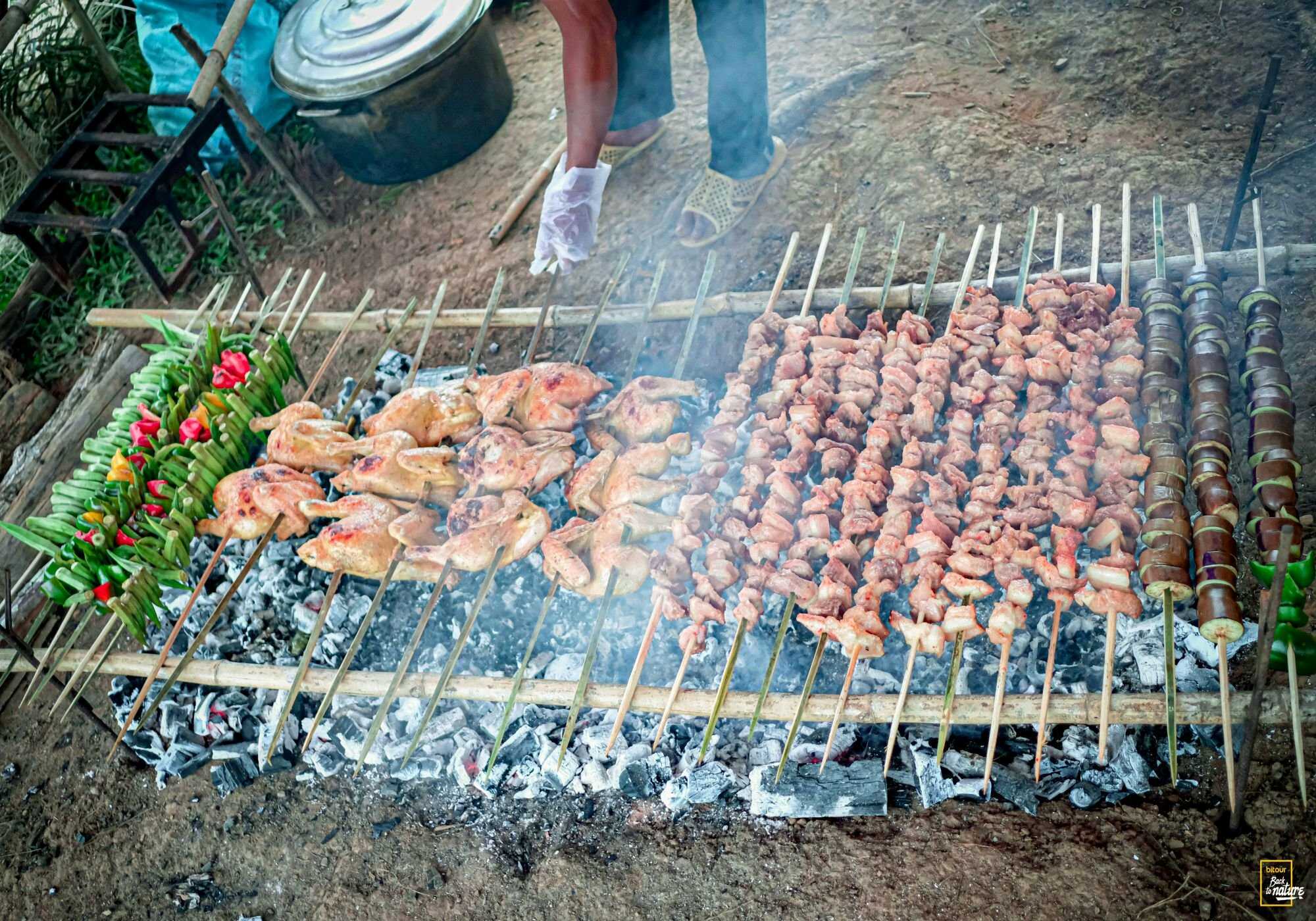 tiệc nướng ngoài trời