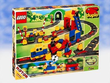 Deluxe Electric Train Set image 3