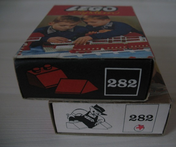 2 x 2 Sloping Roof Bricks, Red
