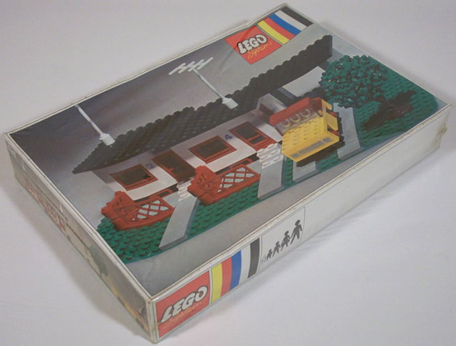 Terrace House with Car and Garage