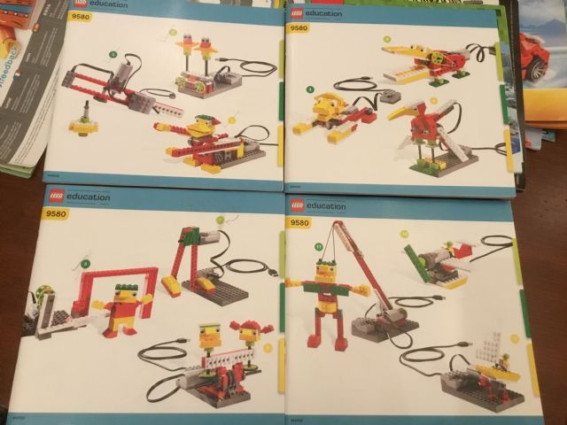 WeDo Robotics Construction Set image 2