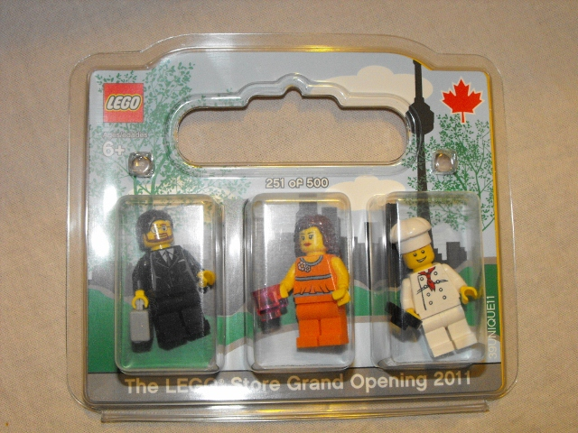 LEGO Store Grand Opening Exclusive Set, Fairview Mall, Toronto, ON, Canada