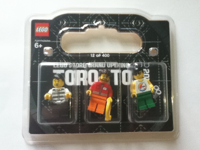 LEGO Store Grand Opening Exclusive Set, Yorkdale Mall, Toronto, ON, Canada