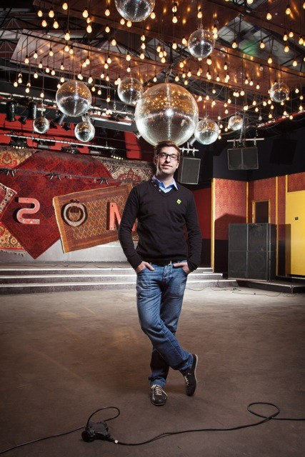 Felix Grädler in der leeren Halle02.