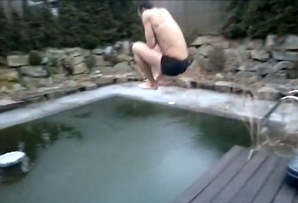 Bandwerbung mal anders: Der Youtube-Hit "Catch the Ice Dude"