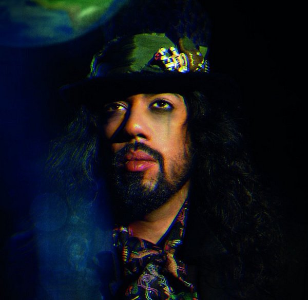 Samy Deluxe aka Herr Sorge: Das Video zu "Zukunft Vorbye" jetzt anschauen