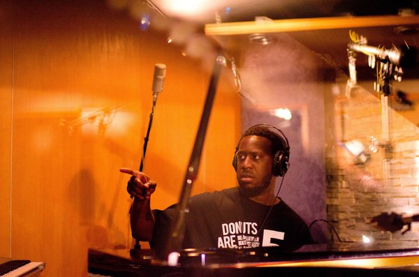 Virtuos, aber lieblos: Robert Glasper live bei Enjoy Jazz in Mannheim