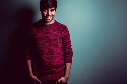 JONNES überzeugt mit entspanntem Deutsch-Pop