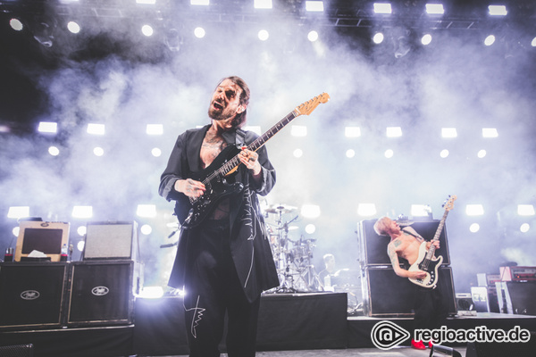 Mit lautem Wolfsgeheul - Biffy Clyro befördern die Frankfurter Festhalle in den siebten Rockhimmel 