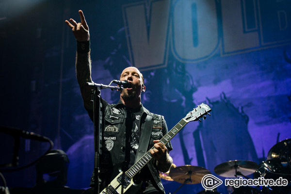 Rockstars aus Kopenhagen - Krachend laut: Bilder von Volbeat live in der Festhalle Frankfurt 