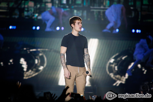 Justin 2.0 - Justin Bieber präsentiert der Frankfurter Festhalle sein neues Image 