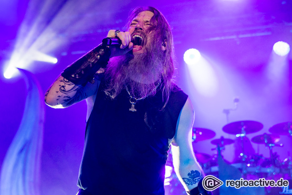 Ihr eigenes Heldenepos - Metal-Wikinger: Fotos von Amon Amarth live in der Stadthalle Offenbach 