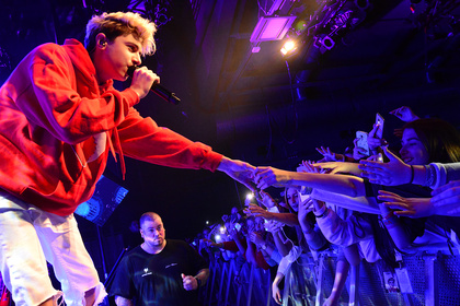 Umschwärmt - Lukas Rieger: Fotos des Teen-Stars live in der halle02 in Heidelberg 