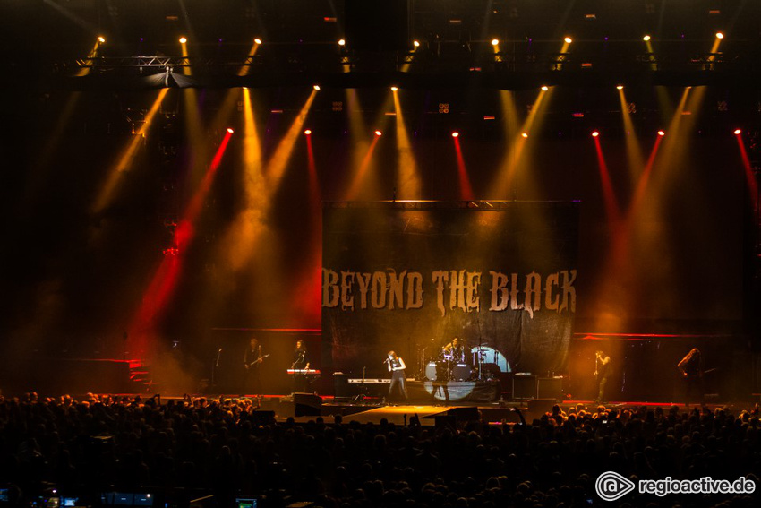 Beyond the Black (live in Leipzig, 2016)