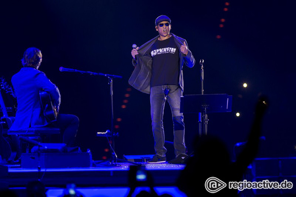 Im Mittelpunkt - Akustisch: Bilder von Xavier Naidoo live in der SAP Arena in Mannheim 