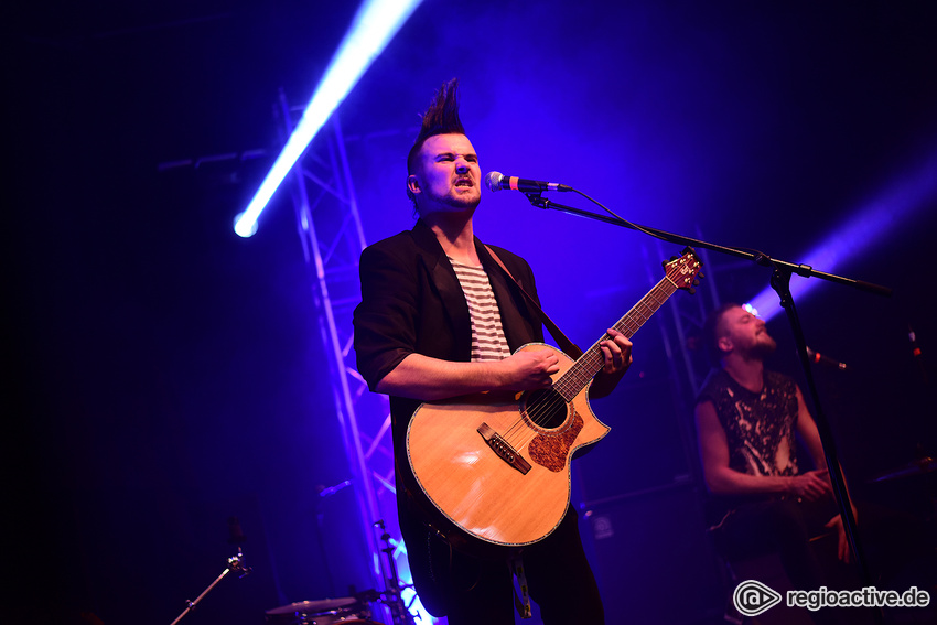 Astra van Nelle & der Lorbeerstorch (live beim Bandsupport Abschlusskonzert in Mannheim, 2016)