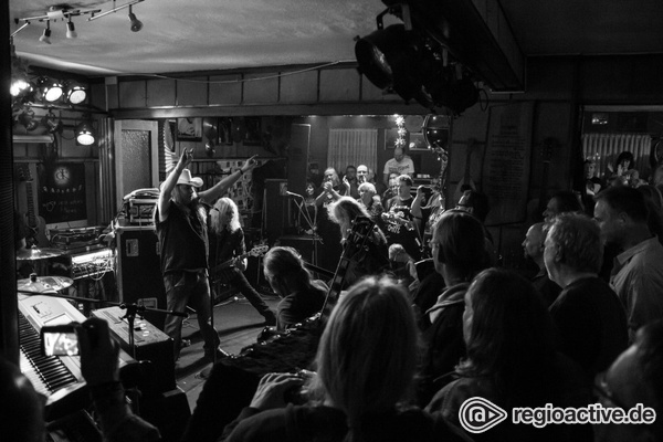 Einzigartig - Fotos & Bericht: Molly Hatchet live im Bergkeller in Reichenbach im Vogtland 