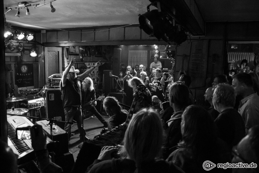 Einzigartig - Fotos & Bericht: Molly Hatchet live im Bergkeller in Reichenbach im Vogtland 