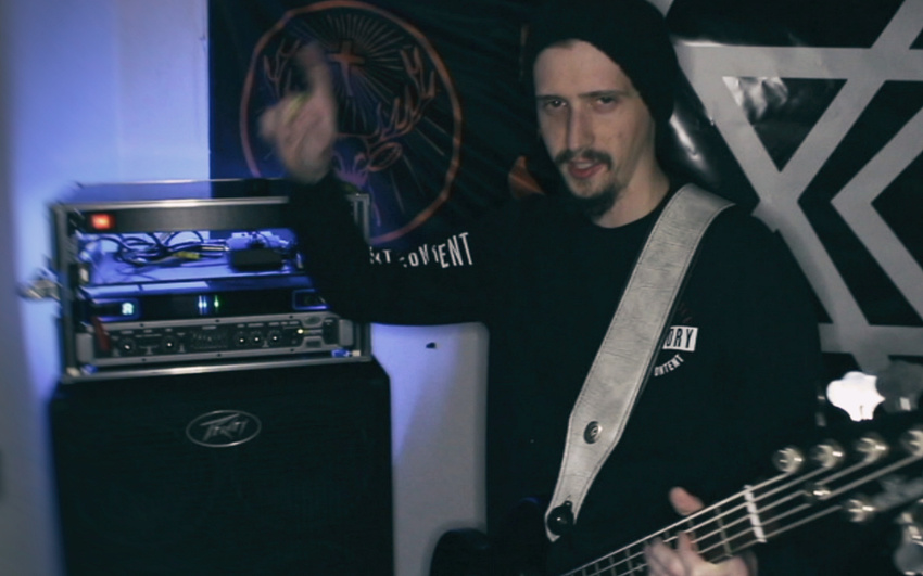 Video: Bassist Thomas Hassler über den Headliner®1000 von PEAVEY