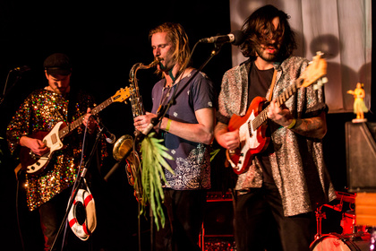 Tropisch: Fotos von Bounty Island live beim 6. Mannheimer Winteraward 2017