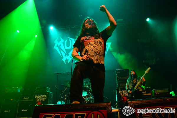 Müll aus den Städten - Fotos von Municipal Waste live bei der EMP Persistence Tour 2017 in Wiesbaden 