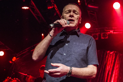 Gutes Ende trotz Startschwierigkeiten - UB40 feiern in der Frankfurter Batschkapp eine große Reggaeparty 