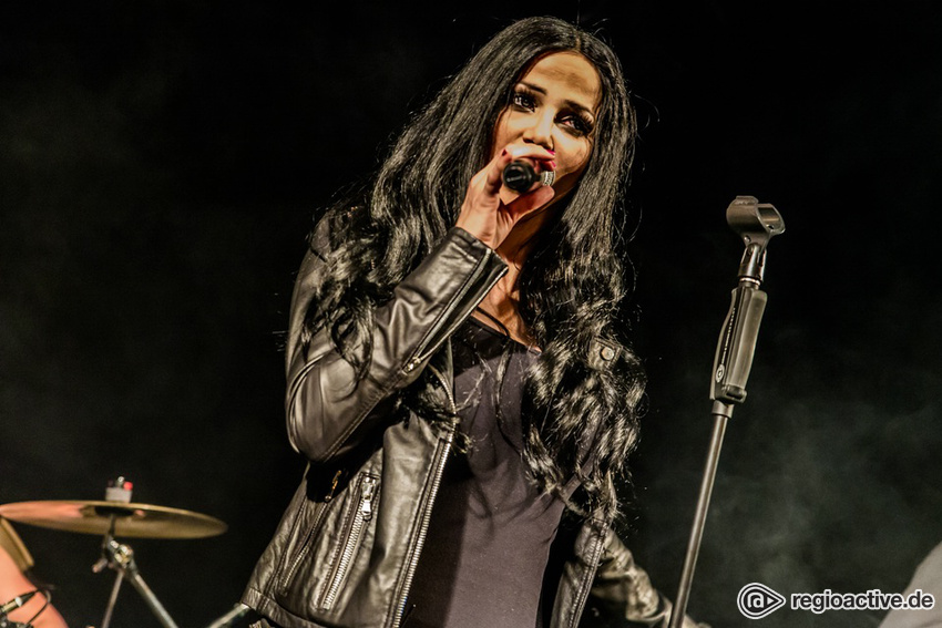 Fotos: Alyzee live bei NewcomerTV in Oberursel 2017