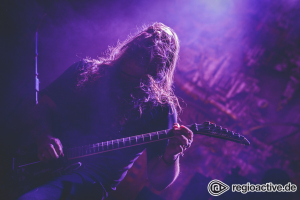 Härte und Hitze - Fotos von Sepultura als Special Guest von Kreator live in Wiesbaden 