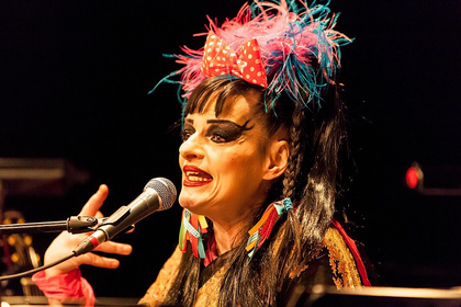 Popkultur, Krieg und Gott - Episches Theater: Nina Hagen live in der Alten Feuerwache in Mannheim 