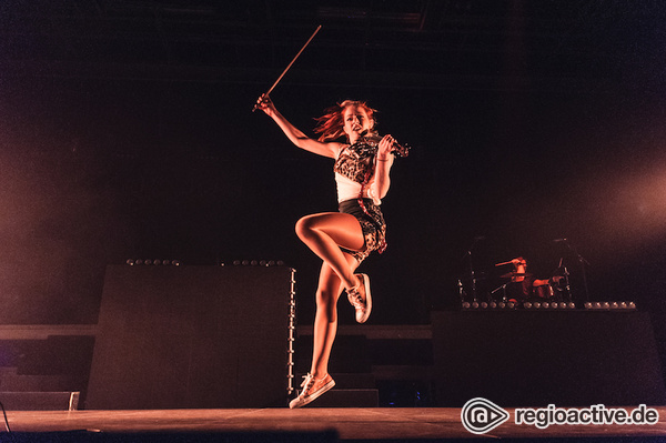 Saitenstark - Artistisch: Fotos von Lindsey Stirling live in der Sporthalle Hamburg 