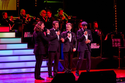 Alive And Swingin Lasst Es In Der Jahrhunderthalle